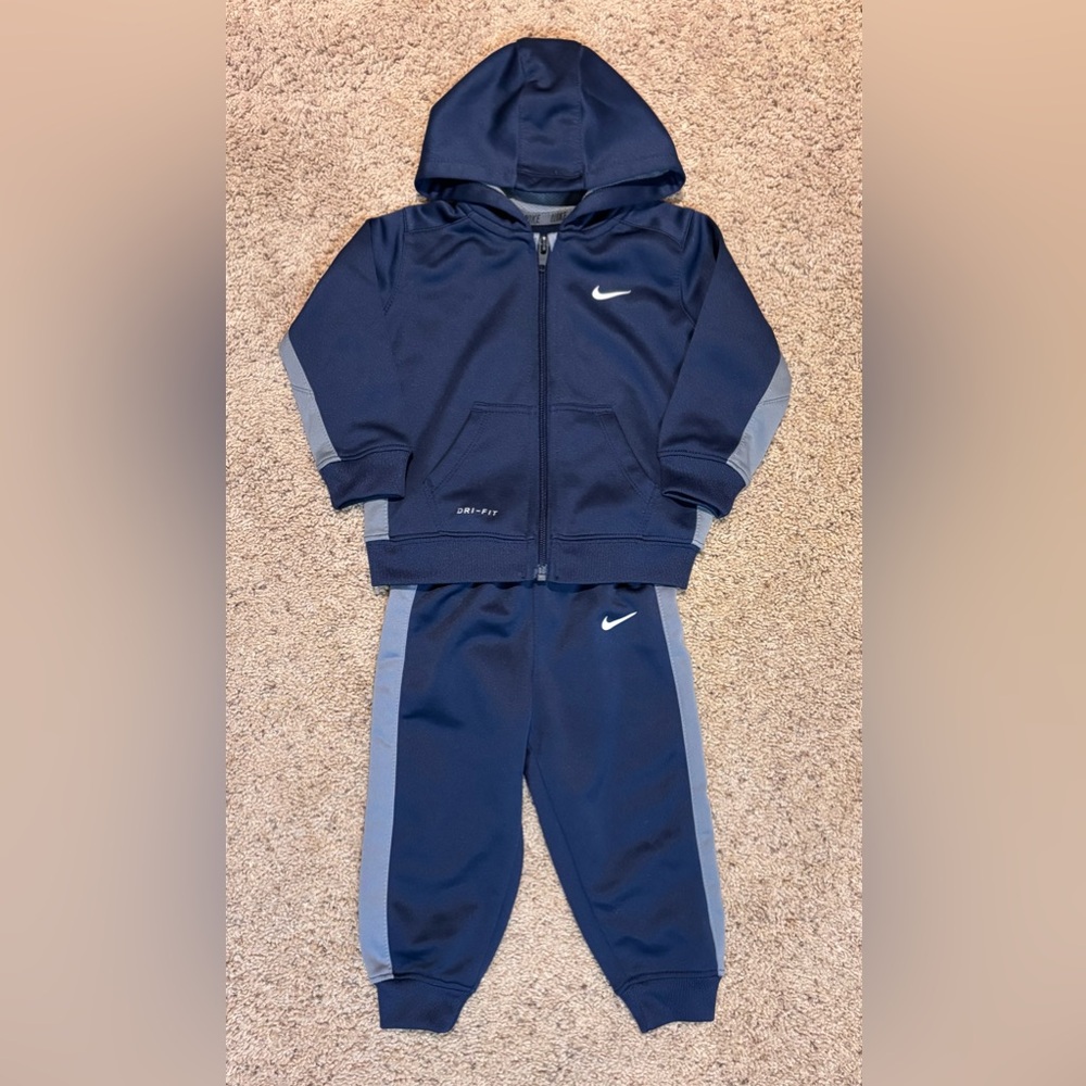 Nike Kids Navy and Gray Jogger Set, size 18 months.
